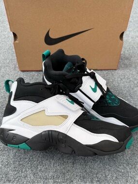 Brand New Nike Diamond Turf ‘93 Sneakers
